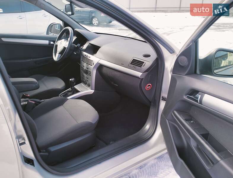 Универсал Opel Astra 2009 в Луцке фото 18 Универсал Opel Astra 2009 в Луцке