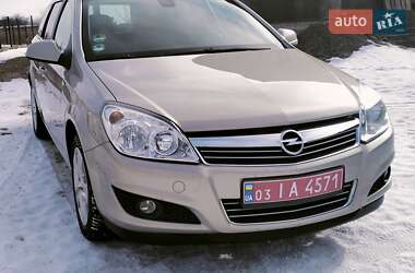 Универсал Opel Astra 2009 в Луцке