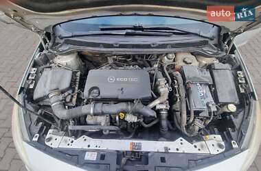 Универсал Opel Astra 2011 в Хмельницком