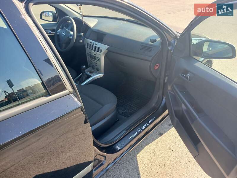 Универсал Opel Astra 2009 в Луцке