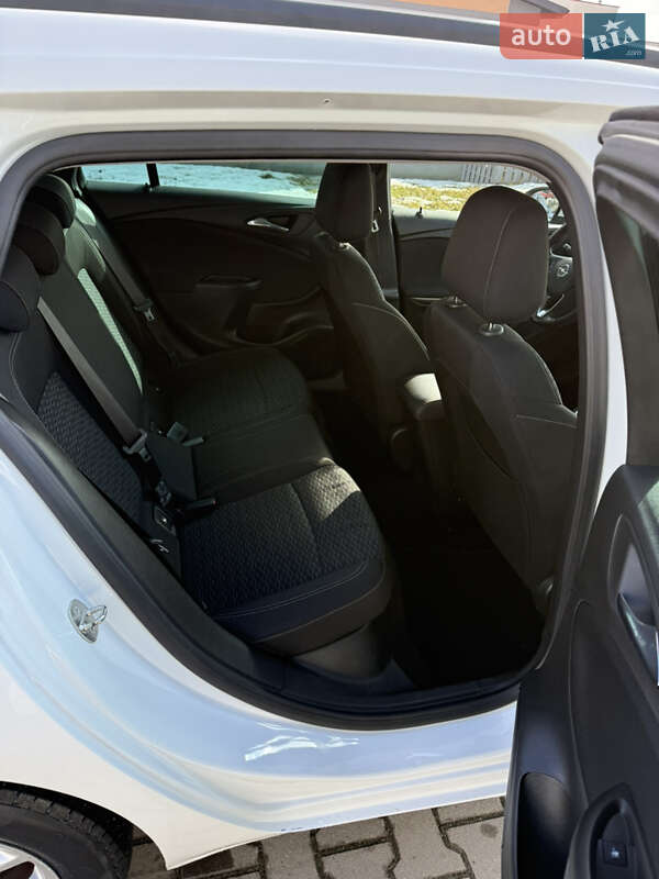 Универсал Opel Astra 2018 в Хмельницком