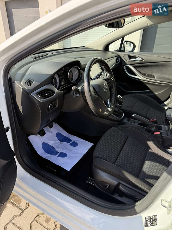 Универсал Opel Astra 2018 в Хмельницком