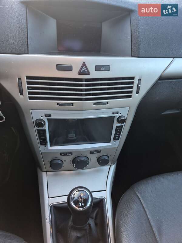 Універсал Opel Astra 2007 в Луцьку