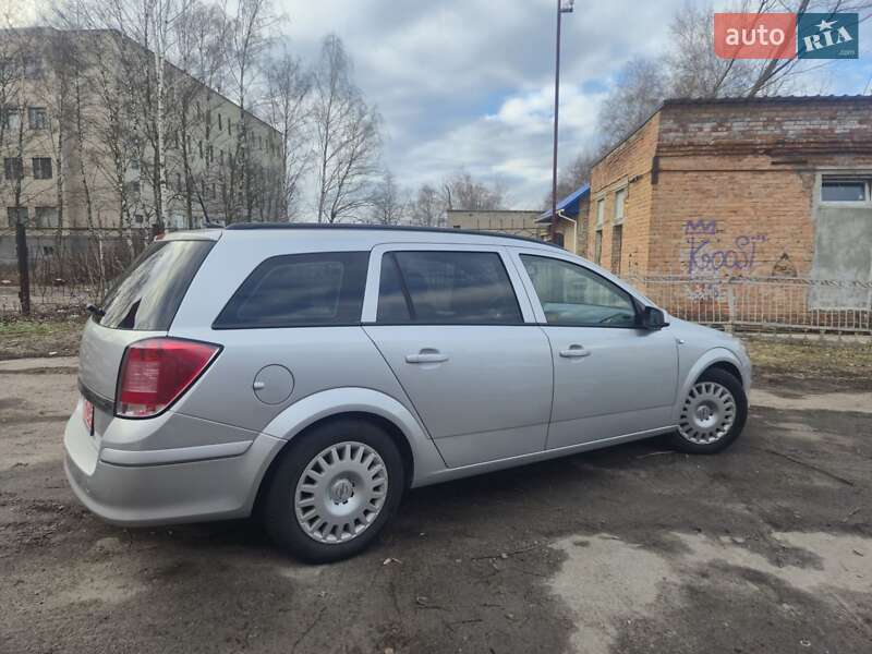 Універсал Opel Astra 2006 в Нововолинську