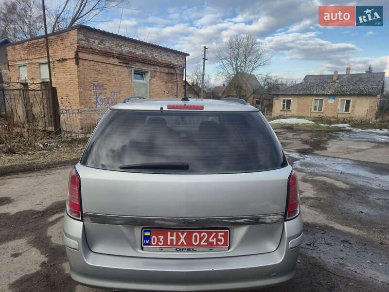Універсал Opel Astra 2006 в Нововолинську