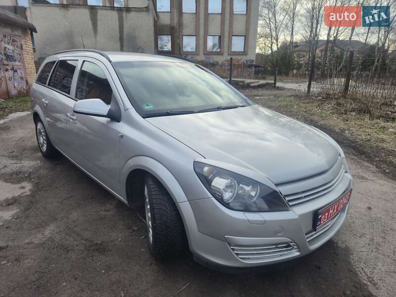 Універсал Opel Astra 2006 в Нововолинську