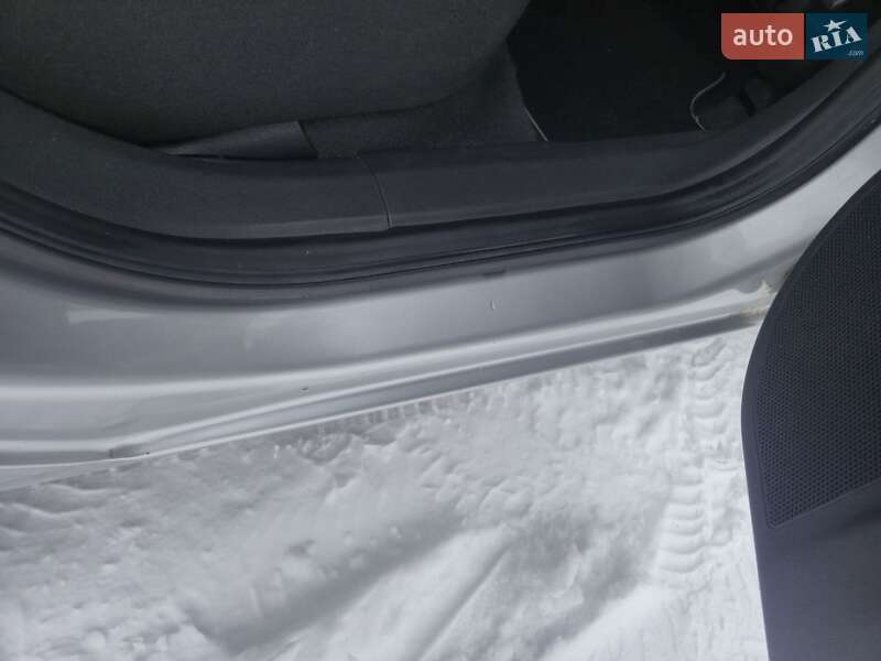 Універсал Opel Astra 2006 в Нововолинську