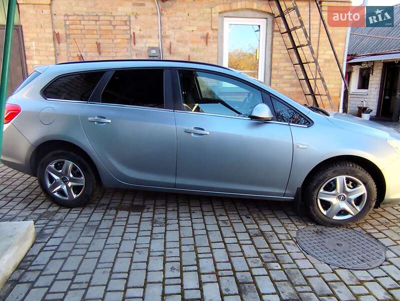 Универсал Opel Astra 2011 в Бердичеве фото 3 Универсал Opel Astra 2011 в Бердичеве