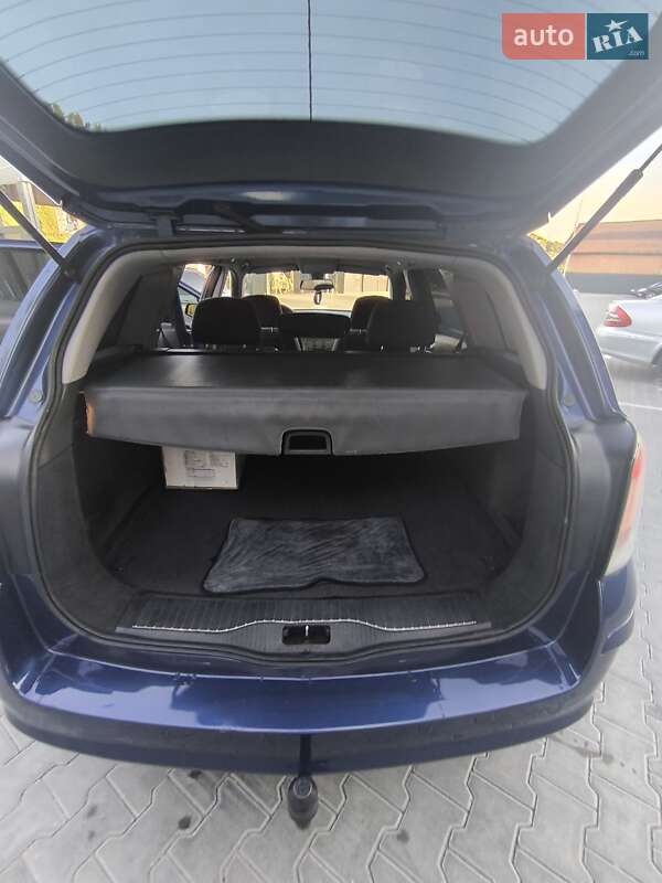 Универсал Opel Astra 2008 в Ильинцах