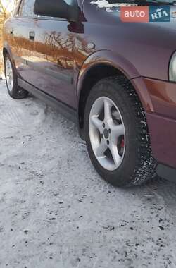 Седан Opel Astra 2007 в Хороле