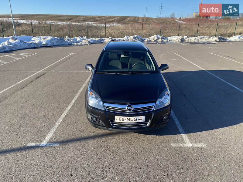 Універсал Opel Astra 2010 в Рівному фото 3 Універсал Opel Astra 2010 в Рівному