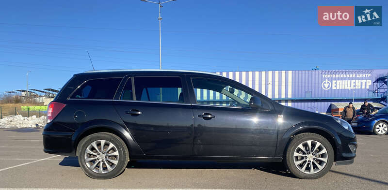 Універсал Opel Astra 2010 в Рівному фото 9 Універсал Opel Astra 2010 в Рівному