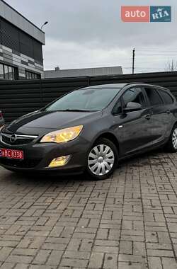 Універсал Opel Astra 2012 в Черкасах