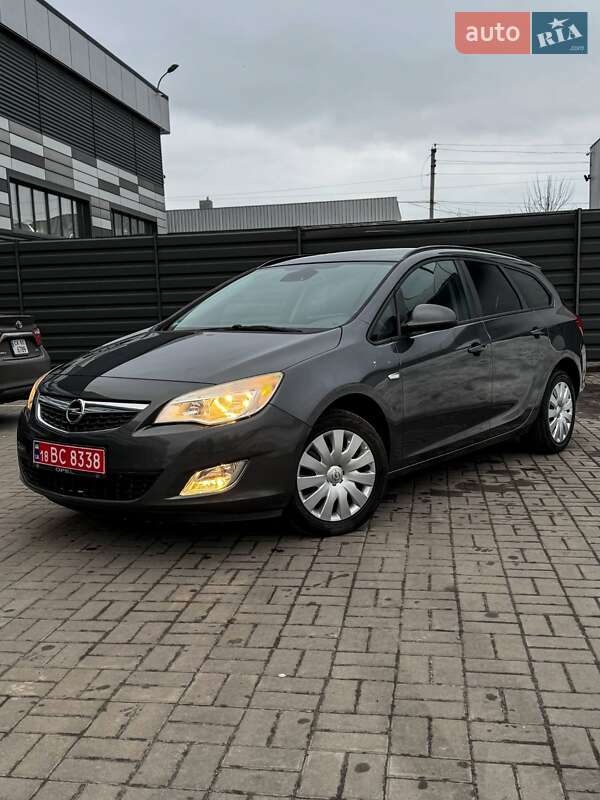 Opel Astra 2012