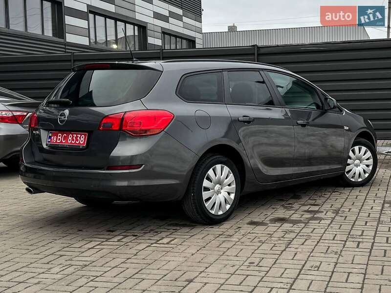 Универсал Opel Astra 2012 в Черкассах