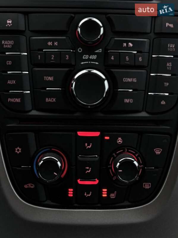 Универсал Opel Astra 2012 в Черкассах