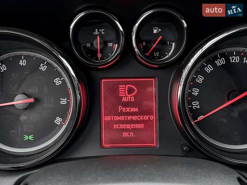 Универсал Opel Astra 2012 в Черкассах