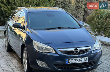 Универсал Opel Astra 2012 в Тернополе