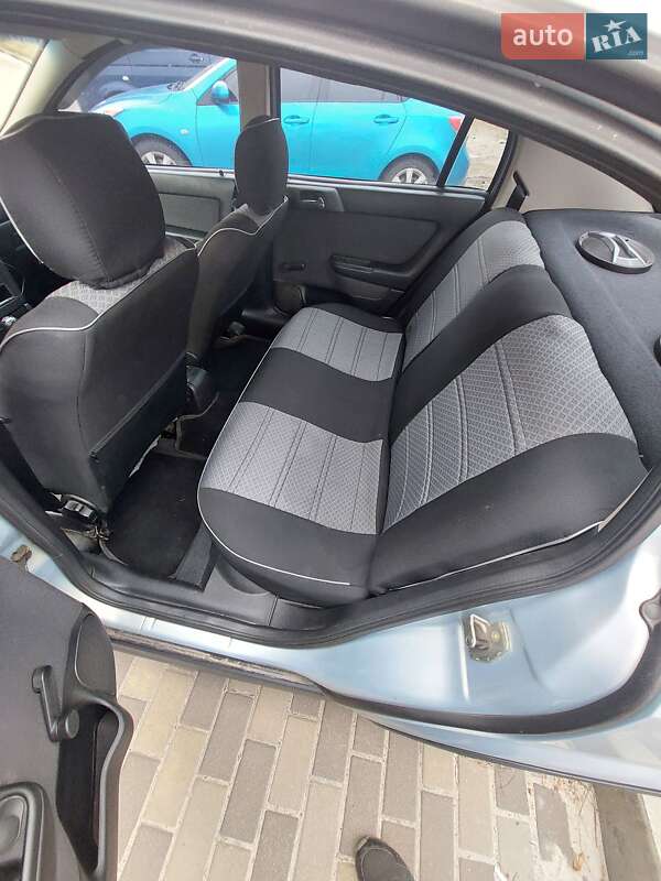 Седан Opel Astra 2004 в Горишних Плавнях