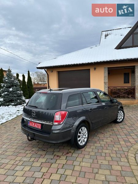 Универсал Opel Astra 2009 в Брошневе