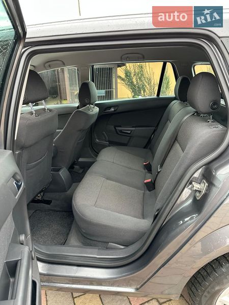 Универсал Opel Astra 2009 в Брошневе