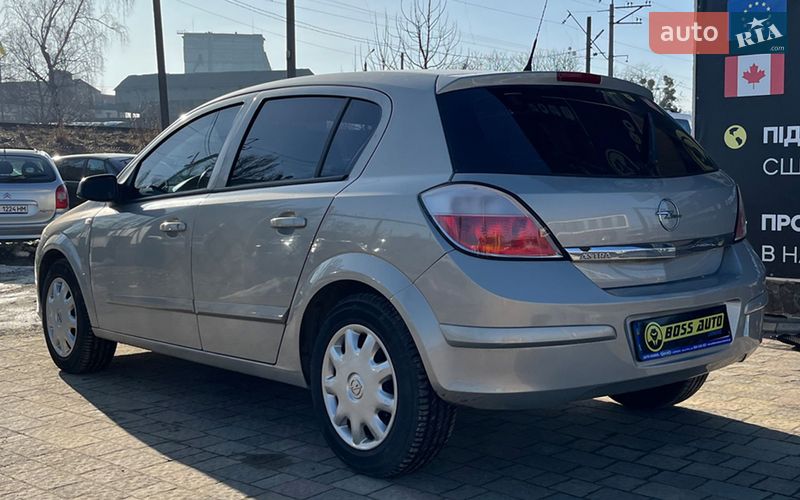 Хэтчбек Opel Astra 2006 в Стрые