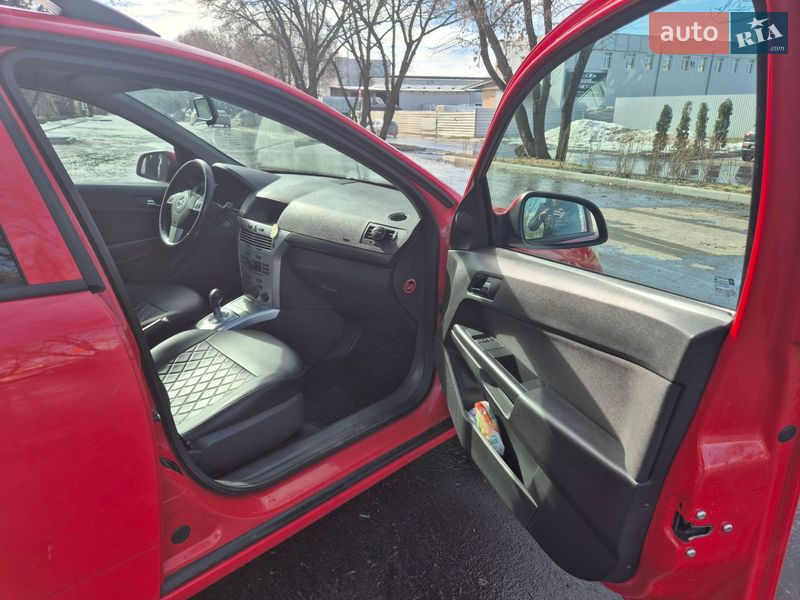 Хетчбек Opel Astra 2012 в Черкасах