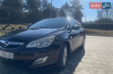 Універсал Opel Astra 2012 в Новояворівську