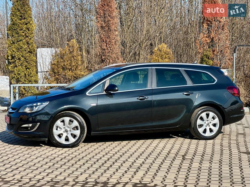 Универсал Opel Astra 2014 в Ивано-Франковске