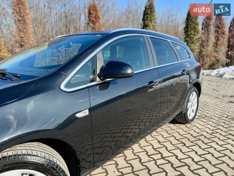 Универсал Opel Astra 2014 в Ивано-Франковске