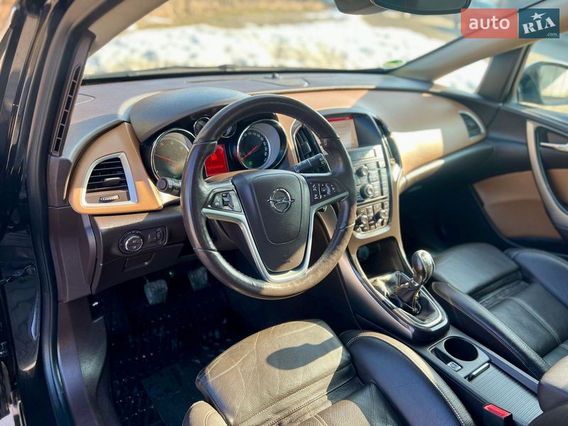 Универсал Opel Astra 2014 в Ивано-Франковске