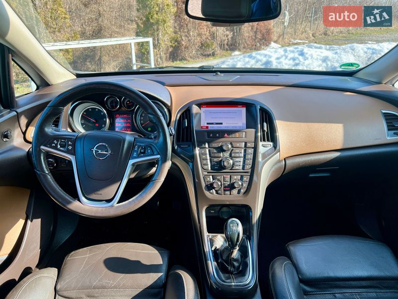 Универсал Opel Astra 2014 в Ивано-Франковске