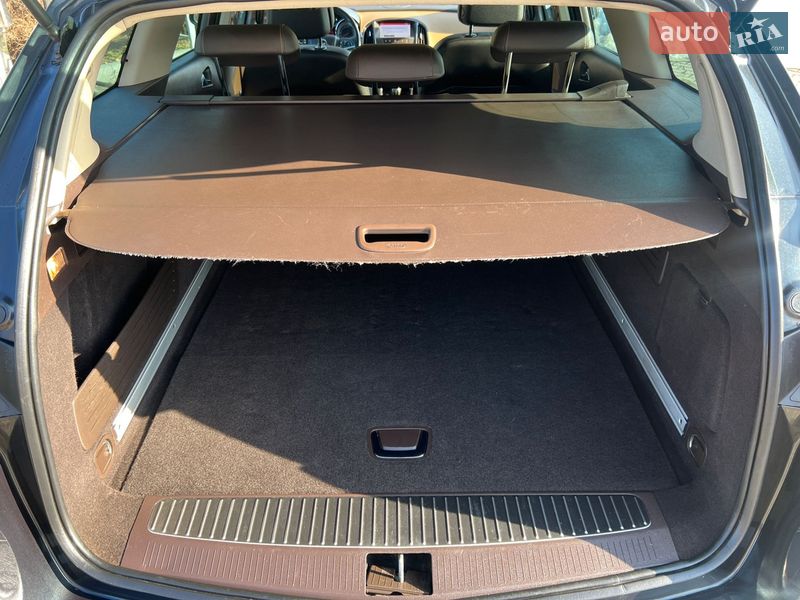 Универсал Opel Astra 2014 в Ивано-Франковске