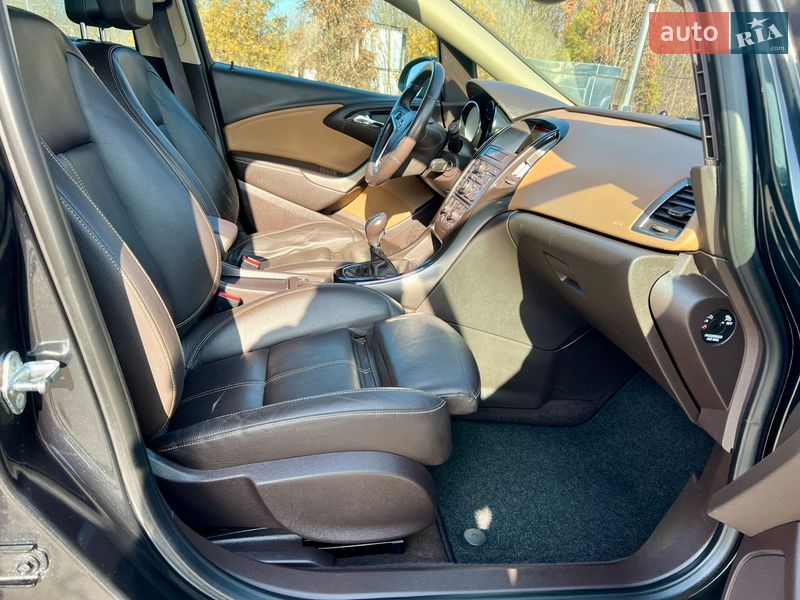 Универсал Opel Astra 2014 в Ивано-Франковске