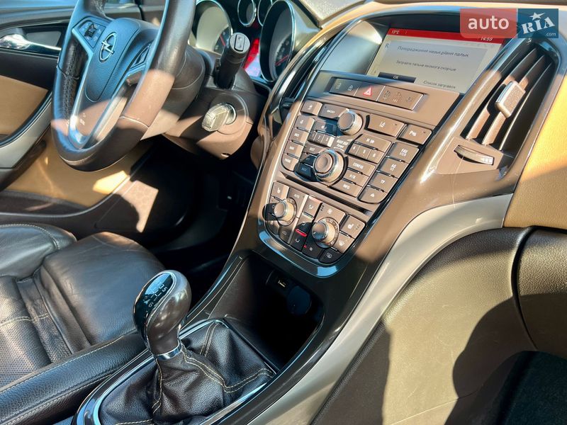 Универсал Opel Astra 2014 в Ивано-Франковске