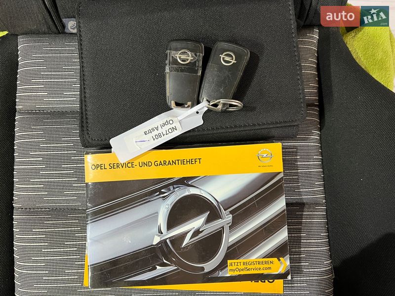 Универсал Opel Astra 2014 в Ивано-Франковске