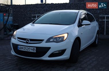 Универсал Opel Astra 2014 в Житомире
