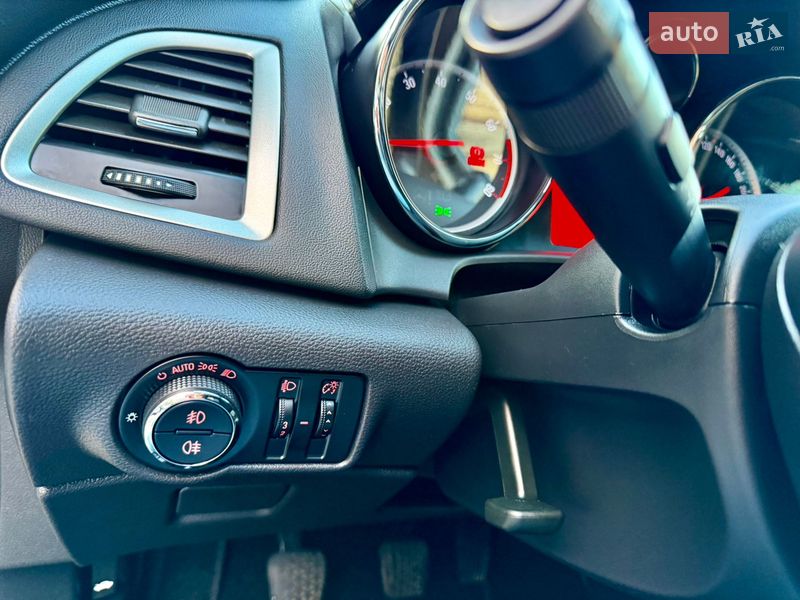 Универсал Opel Astra 2011 в Ровно