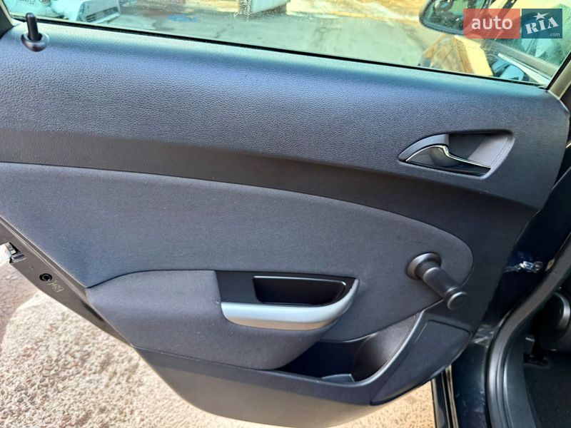 Универсал Opel Astra 2011 в Ровно