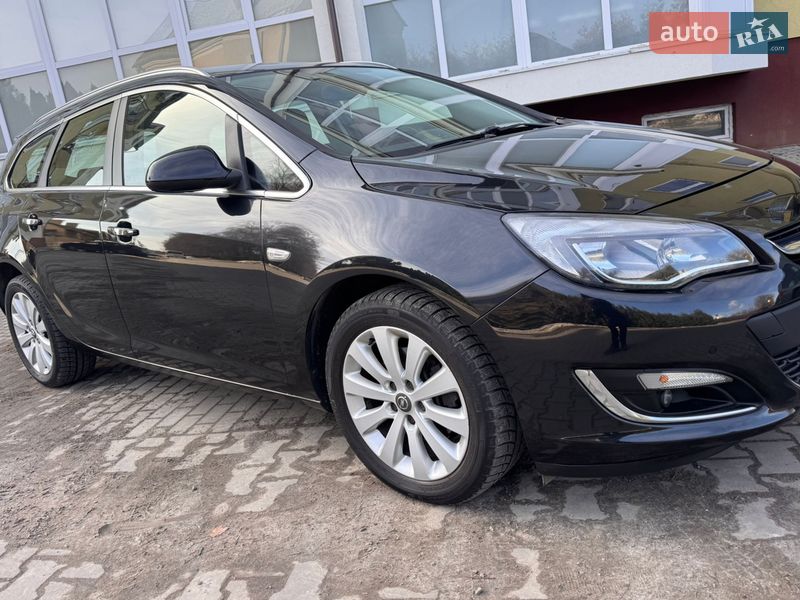 Универсал Opel Astra 2013 в Луцке