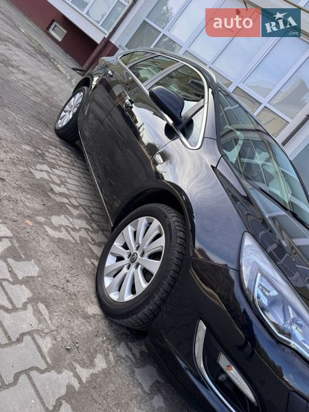 Универсал Opel Astra 2013 в Луцке