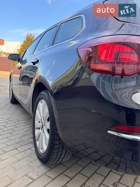 Универсал Opel Astra 2013 в Луцке