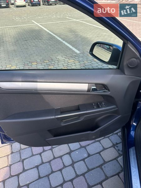 Універсал Opel Astra 2007 в Луцьку