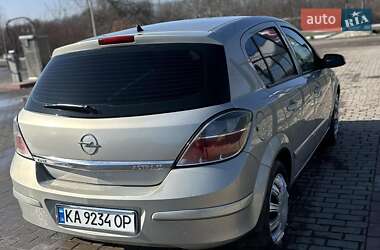 Хэтчбек Opel Astra 2008 в Городенке
