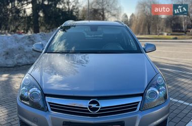 Універсал Opel Astra 2009 в Луцьку