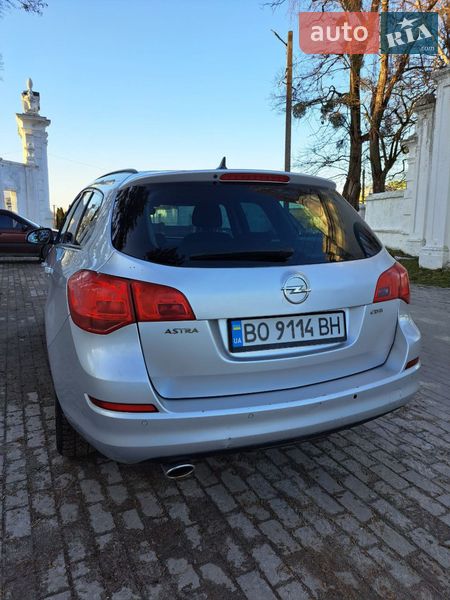 Універсал Opel Astra 2011 в Вишнівці
