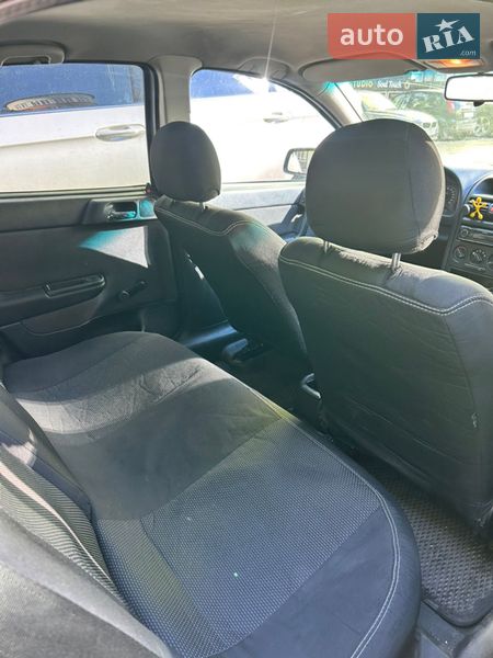 Седан Opel Astra 2005 в Ірпені