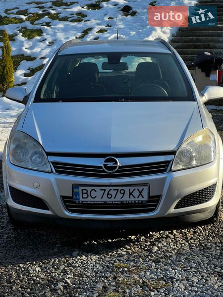 Универсал Opel Astra 2008 в Дублянах