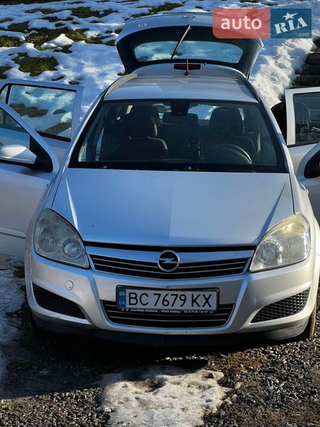 Универсал Opel Astra 2008 в Дублянах