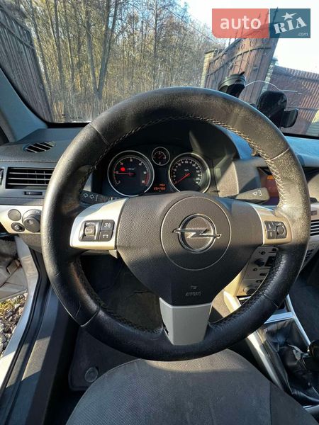 Универсал Opel Astra 2008 в Дублянах